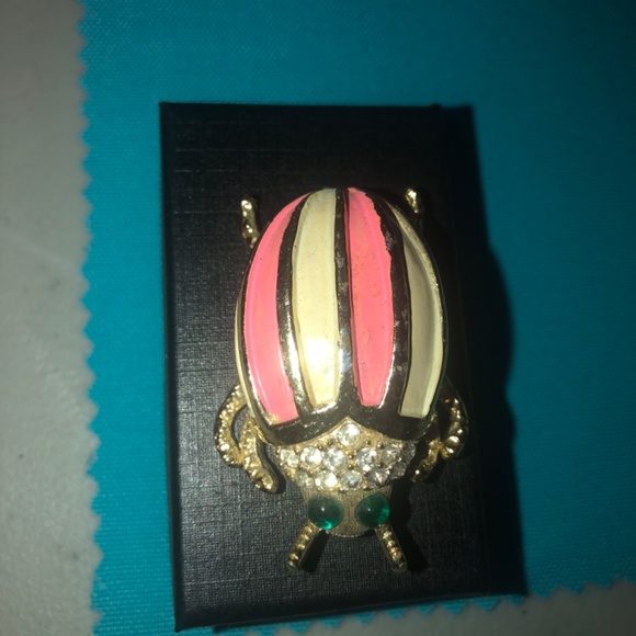 1970's Scarab Beetle Brooch - Picture 1 of 2